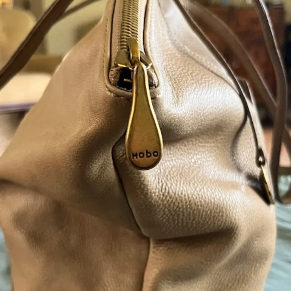 HOBO Shoulderbag - Picture 4 of 9